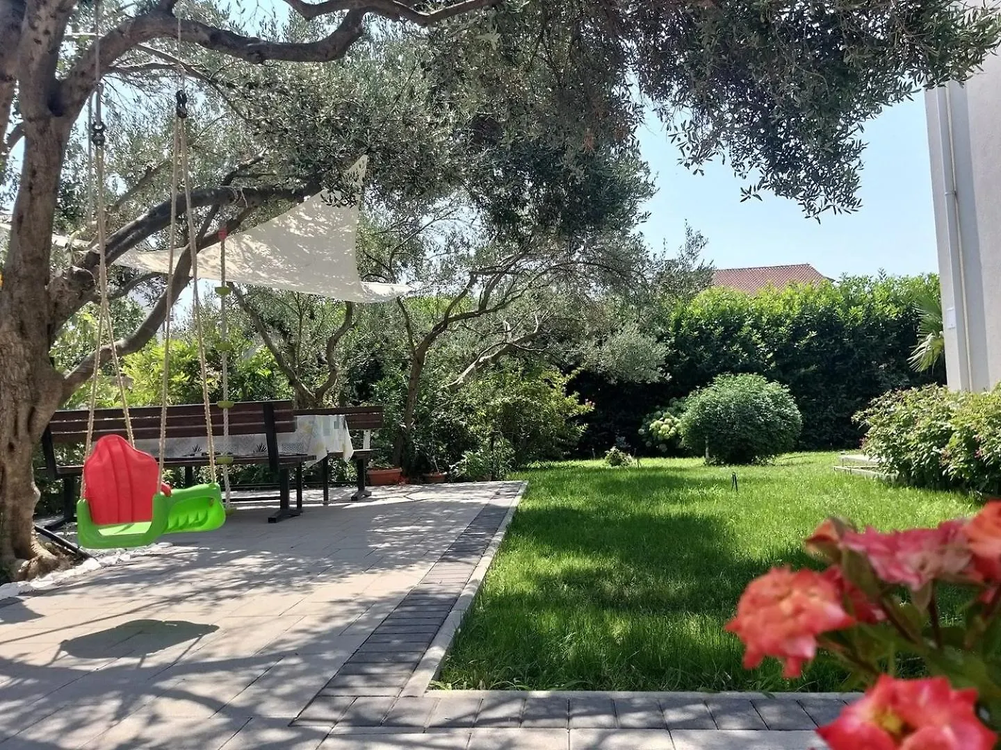 Enelani Apartments Kaštela 招待所