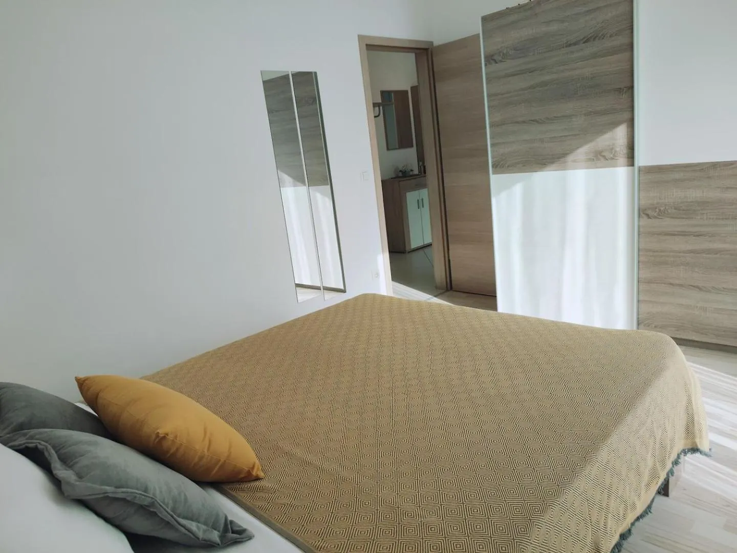 Enelani Apartments Kaštela