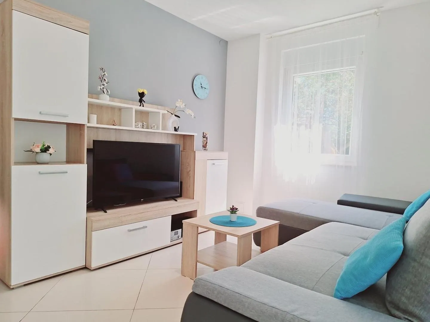 Enelani Apartments Kaštela 招待所