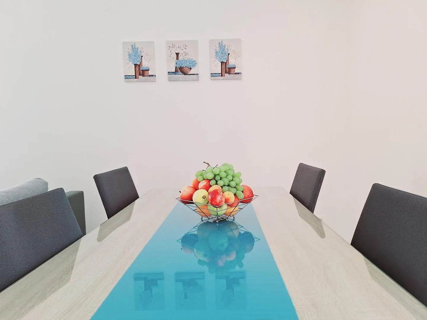 招待所 Enelani Apartments Kaštela