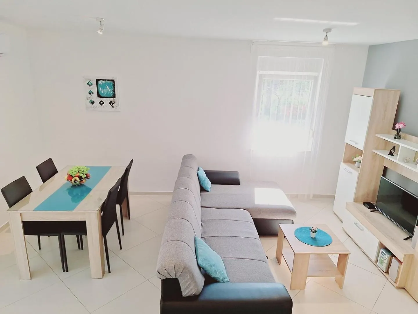 Enelani Apartments Kaštela 3*,