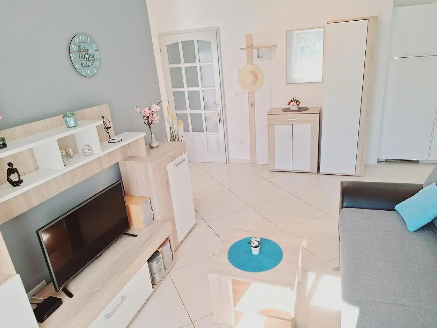 Enelani Apartments Kaštela 招待所