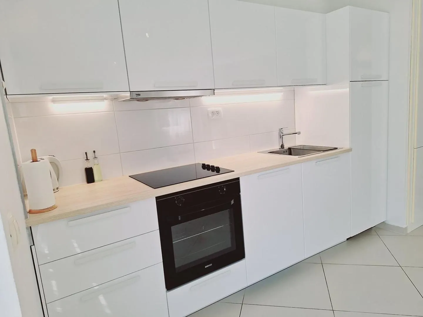 Enelani Apartments 3*, Kastela Croatia
